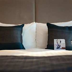 Zimmer mit Kingsize-Bett auf der Club-Etage